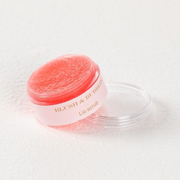 مقشّر الشفاه بالكولاجين ✨